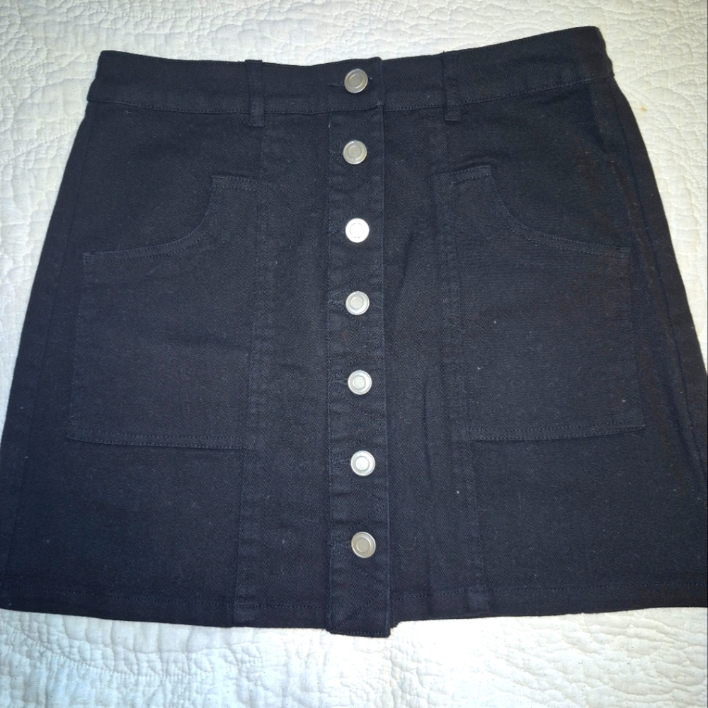 Peach Love Brand Size Small Black Skirt